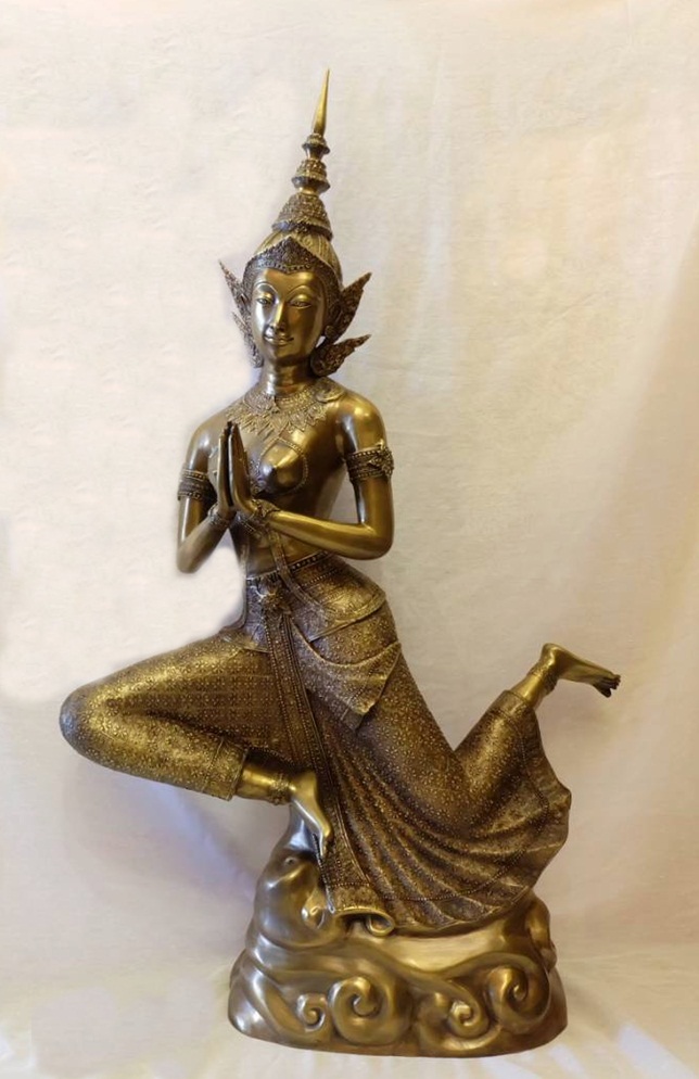 นางฟ้าบนก้อนเมฆ ท่าสวัสดี 