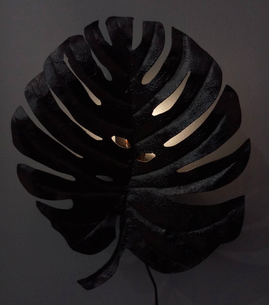 ใบฟิโล มีไฟ ติดผนัง