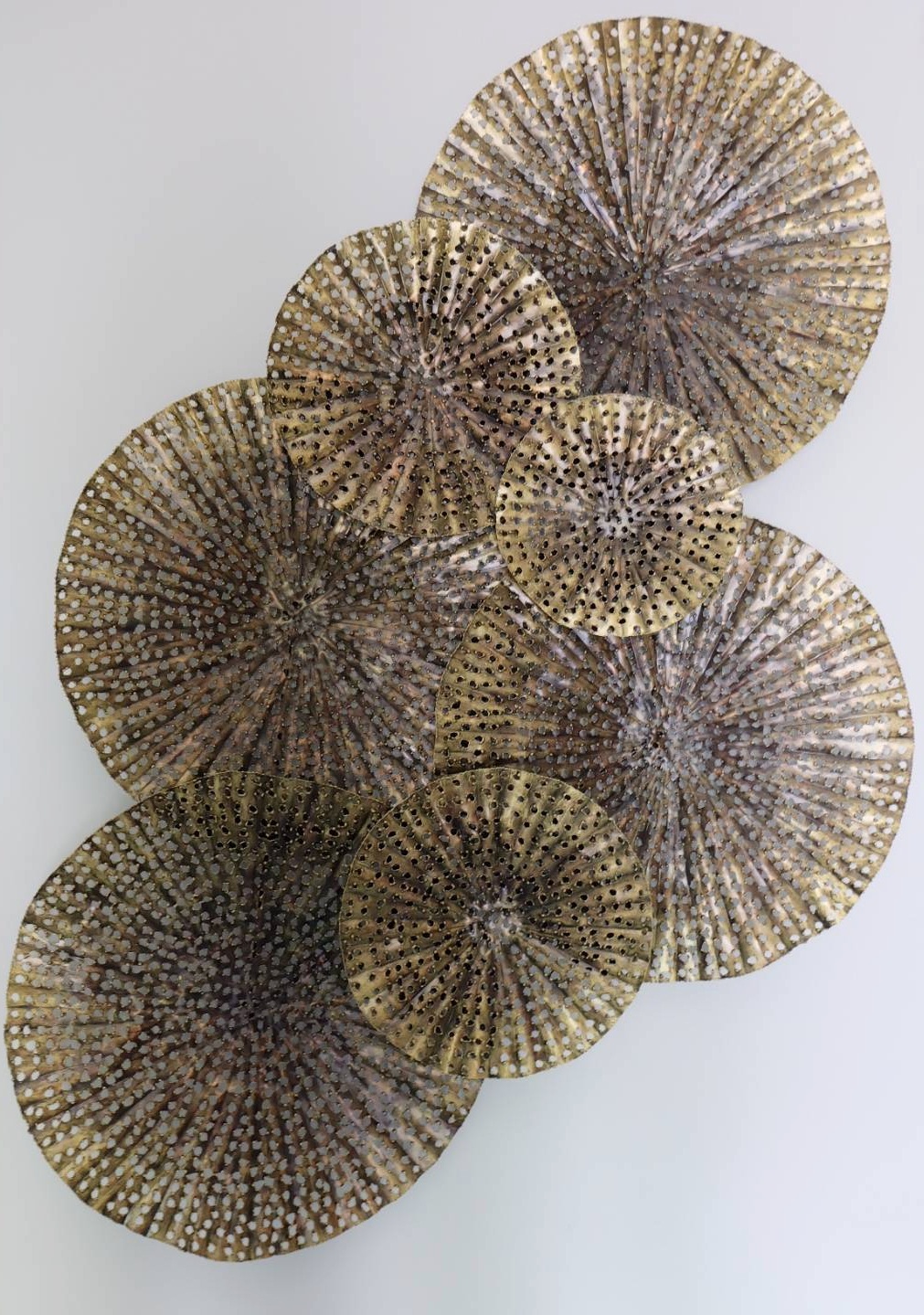 ใบบัว ติดผนัง