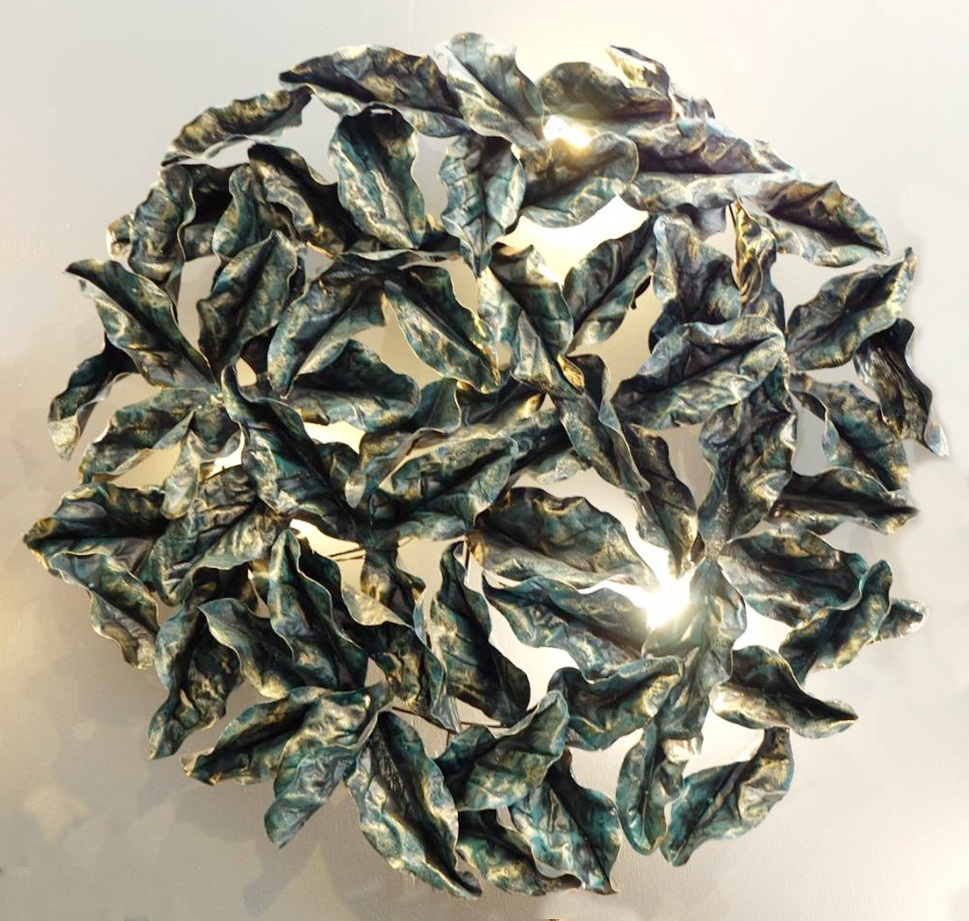 ใบสัก มีไฟ ติดผนัง