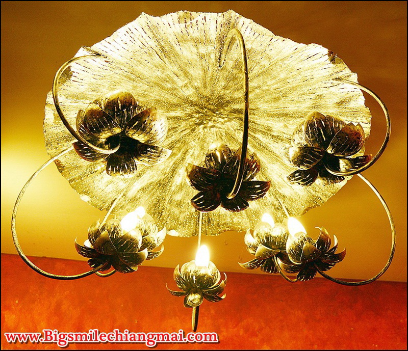 โคมไฟใบบัว