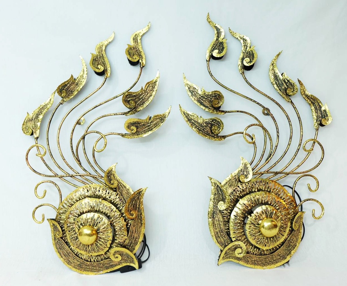 กนกมีไฟ ติดผนัง