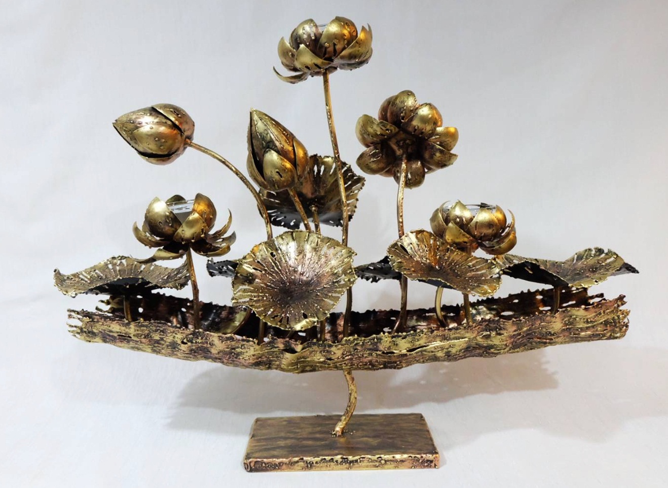 กอบัวเชิงเทียน